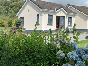 Cosy Cottage, near the sea, Glengarriff.